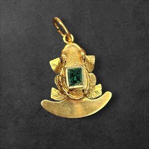 Antique 18K Solid Gold Frog Pendant Aztec Deity charm with Emerald Pre-Columbian